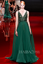 【图】礼服的盛宴！艾莉·萨博(Elie Saab)2013秋冬高级定制秀，海报带你亲临2013秋冬巴黎高级定制时装周_第9页_Elie Saab高级定制_海报时尚网