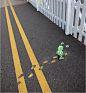David Zinn街头涂鸦：小精灵们的城市历险记