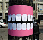创意广告第一季—NO.36 创意拔牙广告










相比我们常见的街头广告，这则由牙医John Mullaly在美国密西根的马斯基根街头张贴的拔牙广告就极具创意了。





将椭圆的传单紧挨着成两排贴在粉色的纸上，再将其贴到圆柱上，看上去就像两排显露的牙齿。需要拔牙吗？那就扯下一张，一点都不疼。