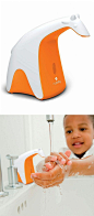 Giraffe Automatic Soap Dispenser // so cute! #product_design 