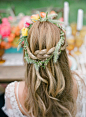 优雅浪漫的半束起式新娘发型合集+来自：婚礼时光——关注婚礼的一切，分享最美好的时光。#新娘发型#