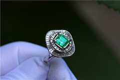 THERA提亚彩宝摄影师采集到THERA提亚彩宝工场 祖母绿珠宝   祖母绿宝石
