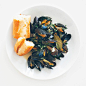 法国菜 : MUSSELS GINGER GARLIC BROTH.