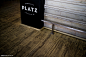 分享张很赞的照片:PLATZ II.  vi设计 餐厅vi 品牌设计 酒瓶 玻璃 老啤酒 葡萄酒瓶 (10)