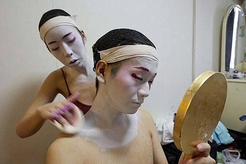 日本唯一男性艺妓 技术一流深受热捧
