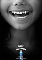 #案例#黑人牙膏万圣节广告——万圣节是一个关于孩子们、糖果和更多更多糖果的节日。麦肯新加坡想借此庆祝之际，小小的突出一下关于牙齿护理的重要性。这个作品已经被展示在新加坡最大的保健及零售连锁企业——屈臣氏店内。全文：http://t.cn/zR9NjQw