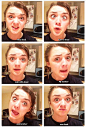 This chick is so freakin funny. Maisie Williams x)