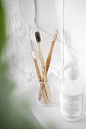 The Humble Brush handle is made out of 100% biodegradable bamboo!