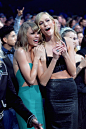 Taylor Swift & Karlie Kloss
(Zoom in)