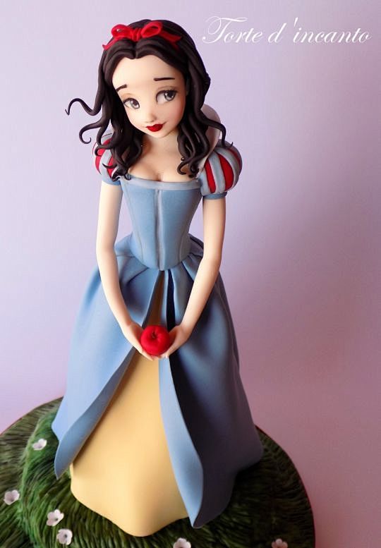 Snow White - Cake by...