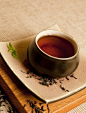 清茶以待静者，淡茶以待明者，浓茶以待强者，好茶以待善者。观茶烟悟其飘渺，因无心而生其道。茶是水写的文化。茶是灵魂入水，水的灵魂入心，心的灵魂入道，茶是水中至善，茶不入禅，皆为俗事，禅不入心，皆为妄语。拈花微笑，一壶挥尘，品至真至净的茶，悟至真至净的心。