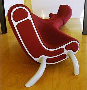 世界上独特的椅子设计，像不像另一半的拥抱