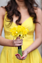 明媚亮丽的黄色婚礼灵感图片 : 黄色色调适合春季和夏季的婚礼，黄色为婚礼带来光明，积极，热情开朗的氛围，创造完美、愉悦的婚礼。