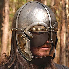 钱伯匀采集到中世纪盔甲人物