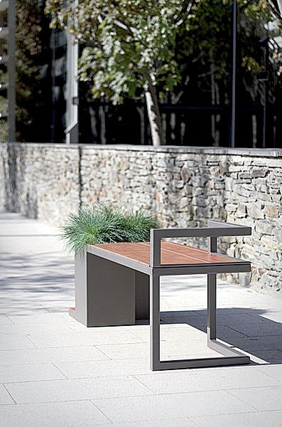 Hedera Bench in wood...