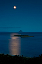 26. Pladda lighthouse, Pladda Island, Isle of Arran, 苏格兰。相对而言，苏格兰算是英国比较荒凉的一片土地，而正是在这种荒凉之下，我们才得以欣赏一座灯塔的静谧。