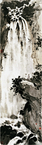 傅抱石 作品 《观瀑图》--- 画面一派傅氏气概，瀑布飞泻，流水潺潺，中有二位高士仿佛置身于世外仙境。