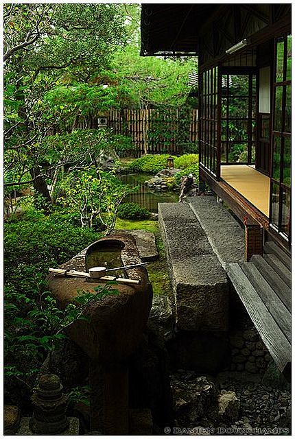 在浪景泰蓝，京都禅花园