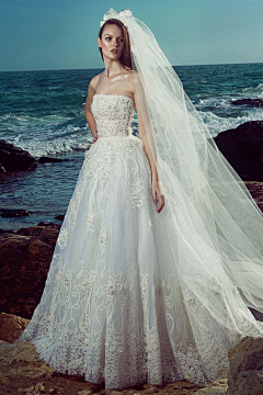 PPPizza采集到wedding dresses