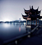 杭州享“人间天堂”美誉，西湖、朦胧烟雨、龙井茶香……将温婉的江南展现在你面前。