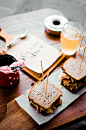 On the table, wood, bar food and beer food HD photo by Aneta Pawlik (@anetakpawlik) on Unsplash : Download this photo in Ljubljana, Slovenia by Aneta Pawlik (@anetakpawlik)