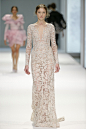 Ralph & Russo Couture Spring 2015 春夏巴黎高级定制发布(8) - 无时尚中文网NOFASHION -中国领先的奢侈品行业报道、投资分析网站。