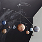 【太阳系模型挂饰】艺术雕塑，启迪孩子对宇宙和天文的爱好，100%纯乐趣~ 体现了太阳系9大行星，既是给孩子的好礼物，也是美丽的房间挂饰。 ￥780