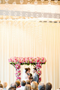 粉红色的室内婚礼仪式场地布置 - 粉红色的室内婚礼仪式场地布置婚纱照欣赏
