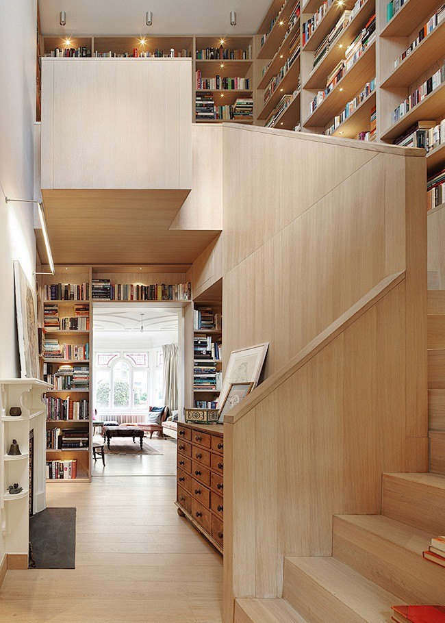 伦敦塔式书屋创意室内设计