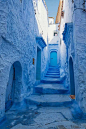 上帝把蓝色都用尽 -- 迷人的蓝色摩洛哥古城