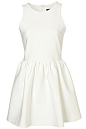森。小白裙。
