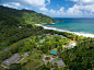 Rosalie Bay Resort酒店（罗莎莉湾渡假酒店，多米尼加岛）　　该酒店位于漂亮的罗莎莉湾海滨。靠近莫尔纳特鲁瓦皮斯通斯自然保护区。这个生态酒店只有28个房间，但却是多米尼加岛的缩影。酒店周围布满绿色植物，如赤素馨、野姜花、蝎尾蕉属植物及木槿。住在这儿，真的是一件幸福的事。