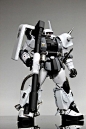 Master Grade Zaku in white