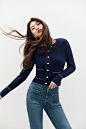 裴秀智 Suzy
GUESS