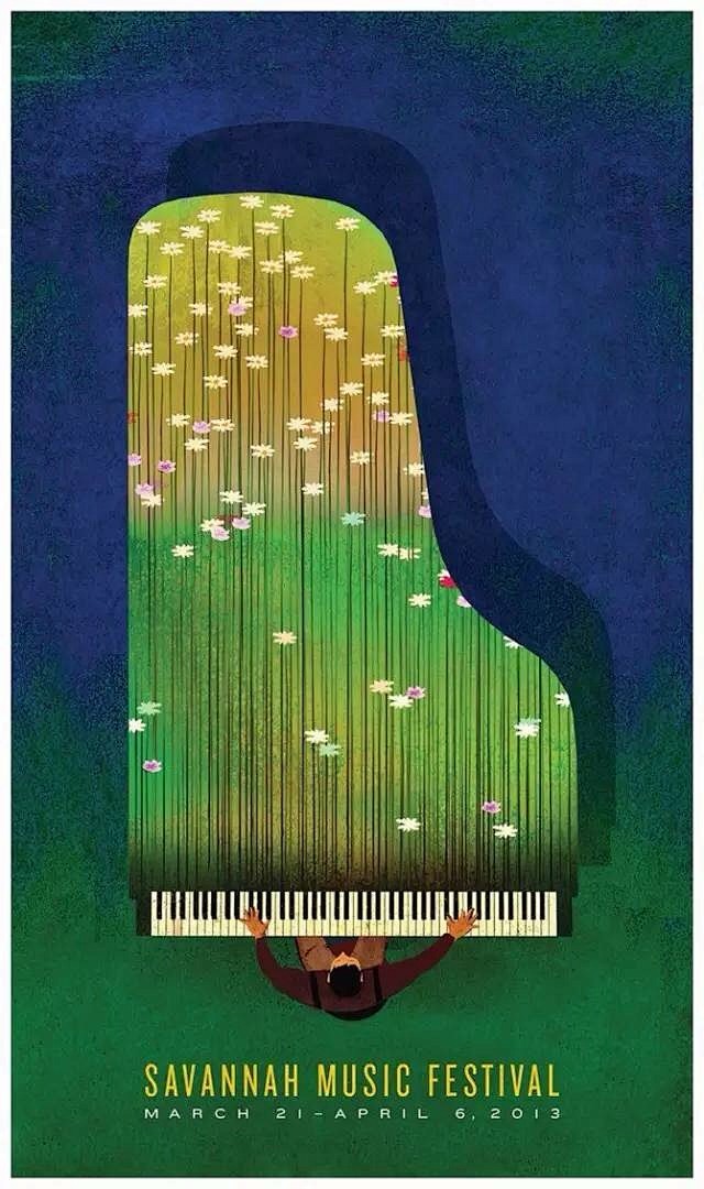 弹钢琴。。