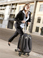 板车行李箱 ---当你骑你的行李箱通过机场时你可准备像一个摇滚明星的感觉