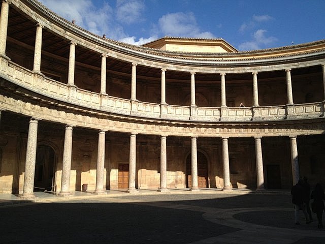 罗马式圆形音乐厅,Snutam