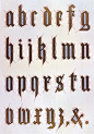 中世纪手抄本中的字体及细节