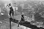 在摩天大楼打高尔夫球(1932年)