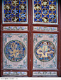 古代门窗艺术-彩色花纹的木门