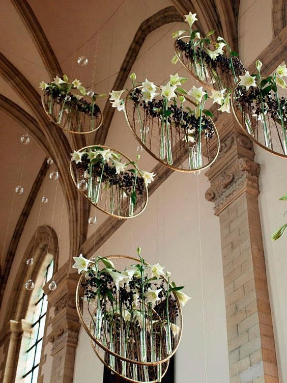 hanging wedding flor...