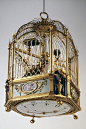 凯奇鸟鸣钟，Pierre Jaquet-Droz（1721年至1790年）是十八世纪后期出生瑞士的钟表制造商。他住在巴黎，伦敦，日内瓦，在那里他设计和建造的机械娃娃，手表和机械鸟