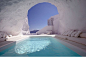 全球30处浪漫绝美景色_在希腊圣托里尼岛，徜徉在洞穴泳池中