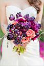 缤纷浪漫的紫色新娘手捧花 