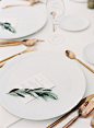 minimalist wedding table decor rose gold flatware