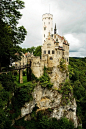 . : : Stunning Nature : : . / Spectacular Neo-Gothic Castle | Amazing Snapz