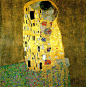 画作《吻》是画家克林姆特创作于1907年至1908年间的一幅油画。现存于奥地利维也纳国家美术画廊。

金色是画家作品中常见的颜色，这幅画栩栩如生处，不在吻的当下，却在吻的前一刹那，由女士甜蜜的表情来烘托呈现整个主题，虽看不见男士的表情，却在其中有了意会和想像。这幅《吻》算是画家克林姆特的代表作。
