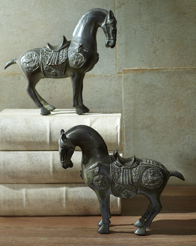 两个古铜马雕像 - 霍肖