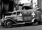 23. 1937年9月18日，加州洛杉矶，照片中的瑞特·卡恩（Riette Kahn）驾驶着一辆美国电影业捐助给西班牙共和政府的救护车。这支前往西班牙的好莱坞车队将首先环游美国募集资金，以便在西班牙内战中“帮助西班牙民主的捍卫者”。（美联社照片）