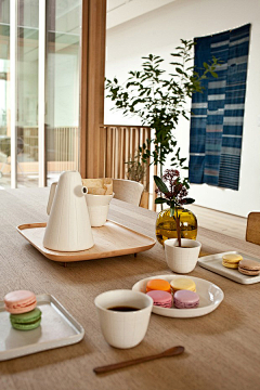杭州SPARK设计采集到瓷器玻璃不锈钢制品（餐具、茶具、杯具、花瓶等等）